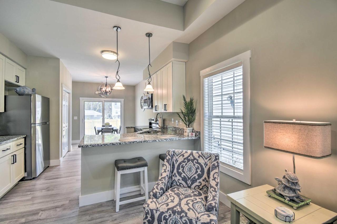 Ocean Isle Beach Home With Shared Lanai And Grill Exteriör bild