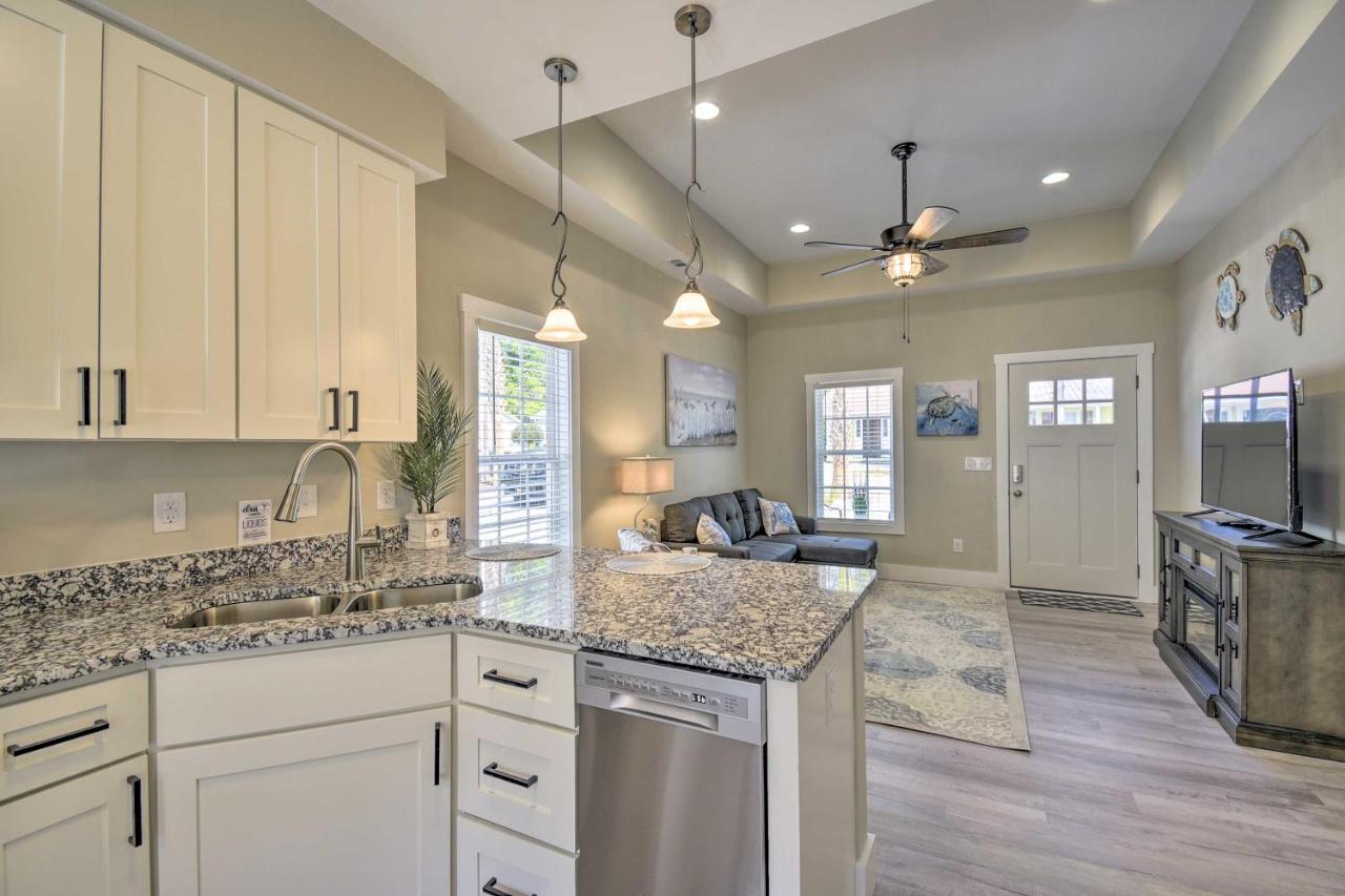 Ocean Isle Beach Home With Shared Lanai And Grill Exteriör bild
