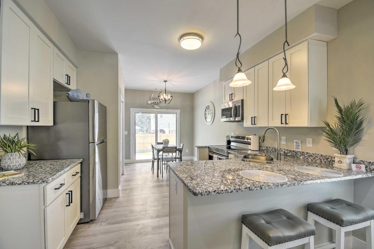 Ocean Isle Beach Home With Shared Lanai And Grill Exteriör bild