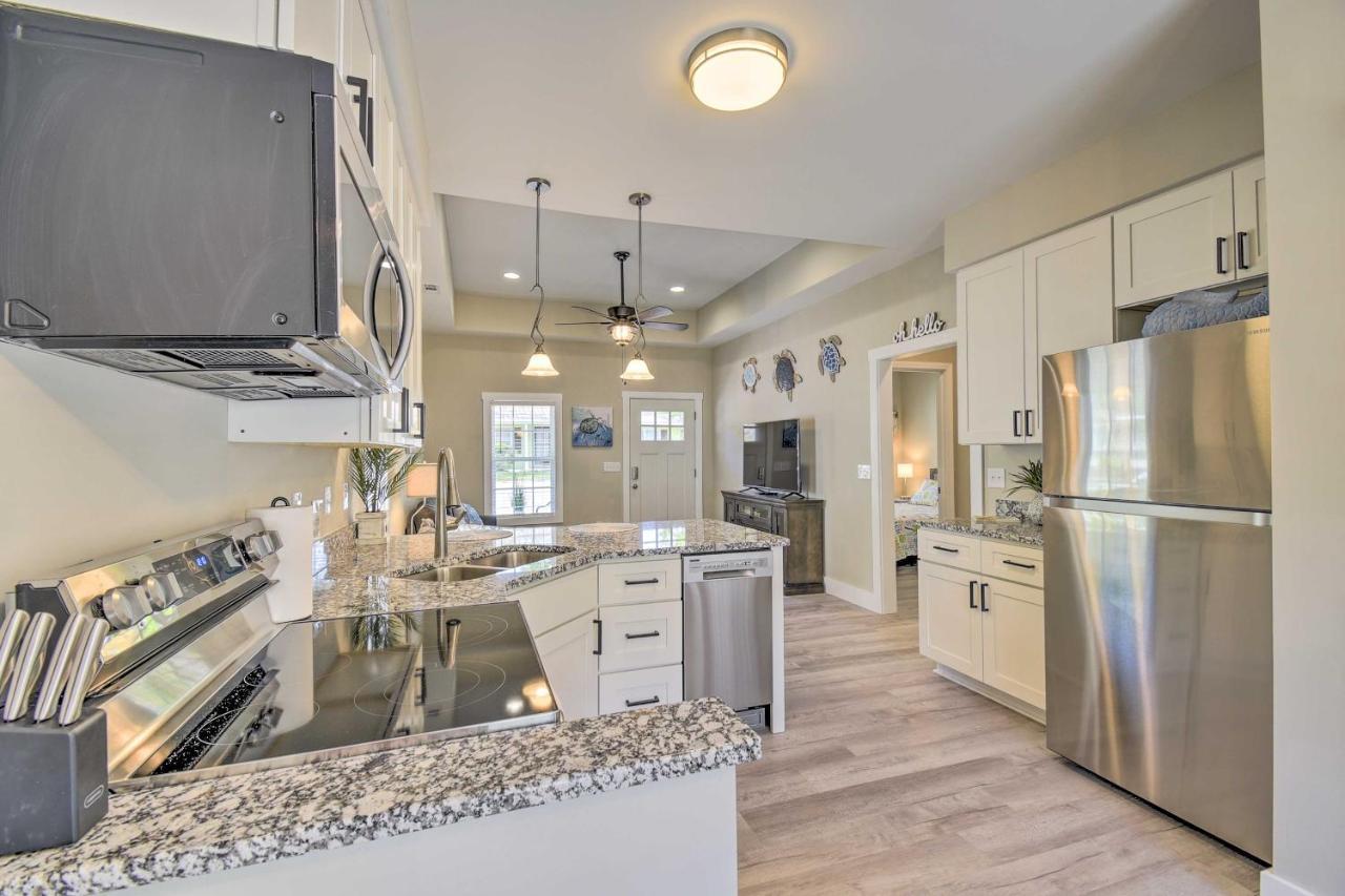 Ocean Isle Beach Home With Shared Lanai And Grill Exteriör bild