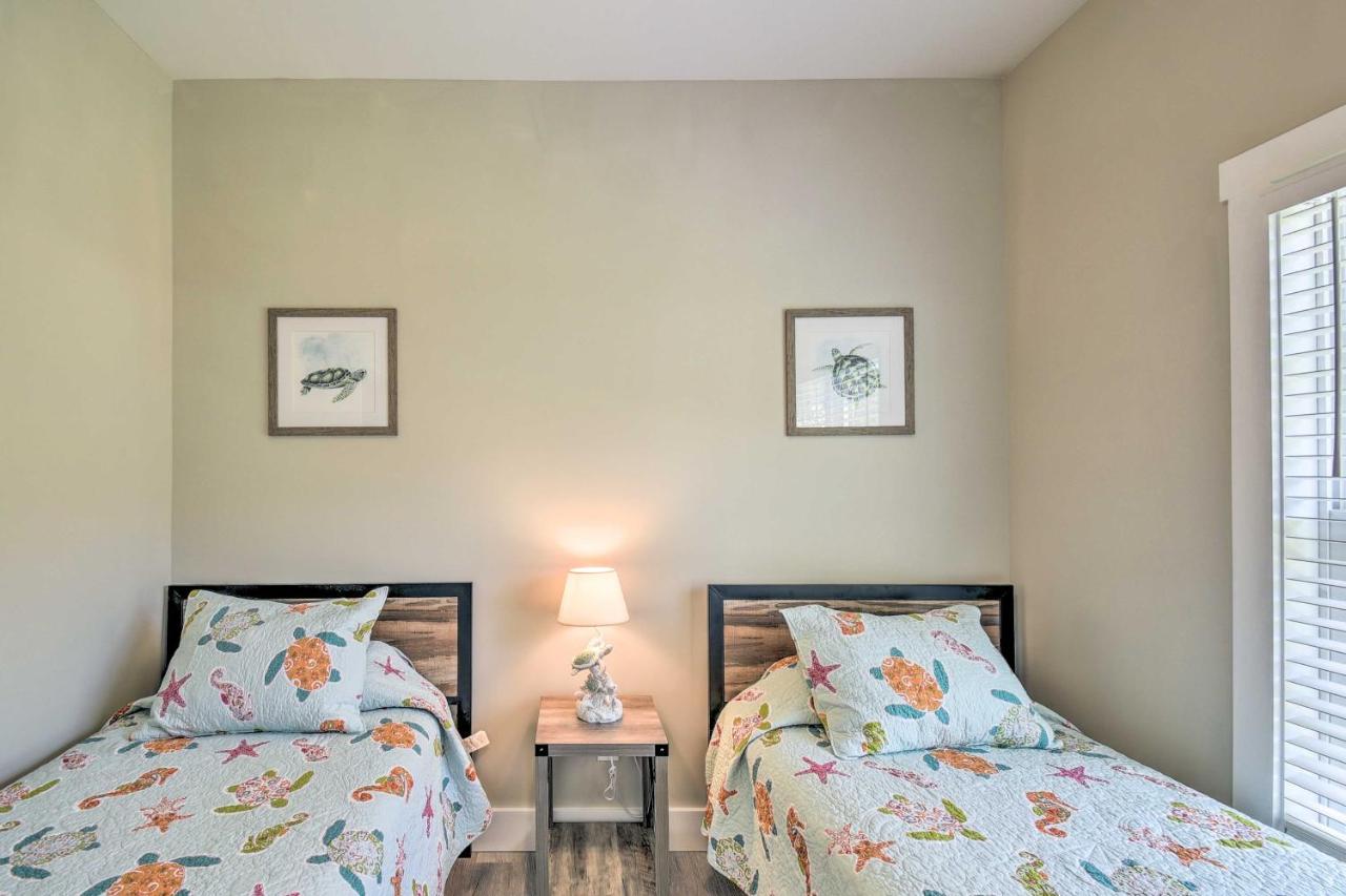 Ocean Isle Beach Home With Shared Lanai And Grill Exteriör bild